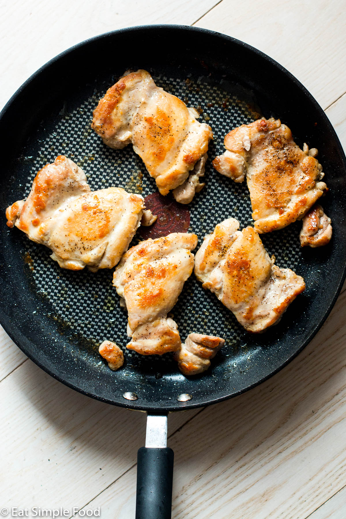 Perfectly Cooked Fried Chicken Thighs